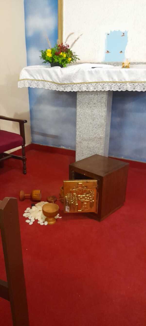Barcequillo: Robaron objetos de valor de una capilla » San Lorenzo PY