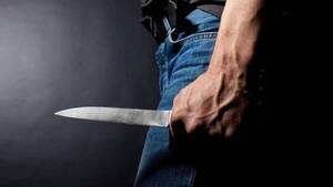 Broma opa vai: le tocó la nalga a su kapé y ligó puñalada