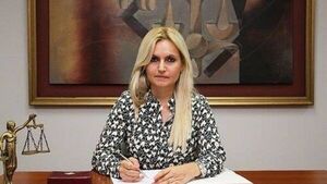 Fiscala Ana Girala es suspendida sin goce de sueldo  