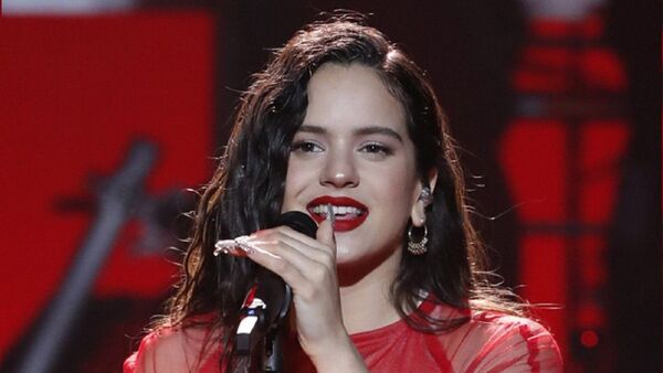 Rosalía denunció que trucaron fotos para mostrarla desnuda