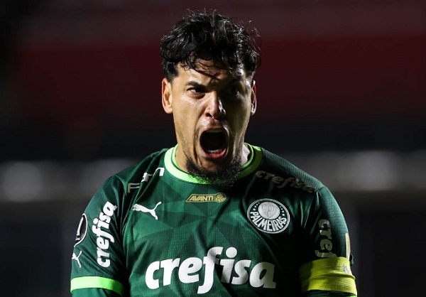Palmeiras elimina polémicos posteos y trata de reivindicarse
