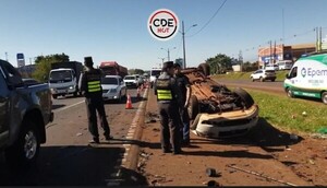 Diario HOY | CDE: conductor volcó tras desviar a motociclistas que le salieron al paso