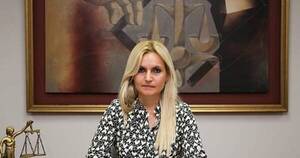 La Nación / Corte ratifica suspensión sin goce de sueldo de la fiscal Ana Girala