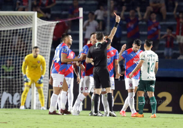 [VIDEO] Cerro vs Palmeiras: Un expulsado y un gol en el primer tiempo