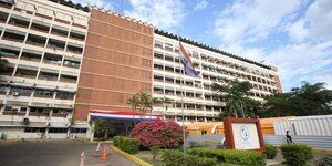 Paciente venderá su auto para operarse en un privado por falta de equipo en el IPS