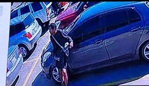 Buscan a tortolero que atacó autos en el estacionamiento del Congreso - Policiales - ABC Color