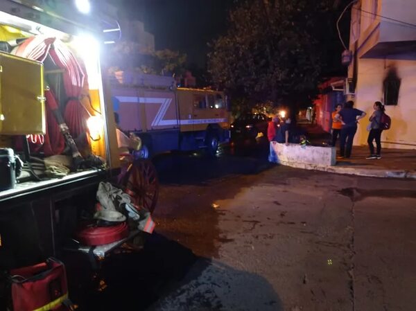 Incendio en vivienda de Asunción - Policiales - ABC Color