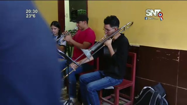 Ultimando los detalles con la Orquesta de reciclados de Cateura - SNT
