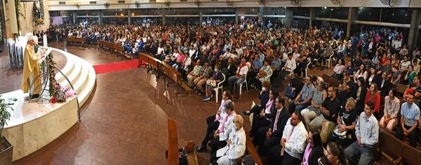 Multitud aclamó a María Auxiliadora - Nacionales - ABC Color