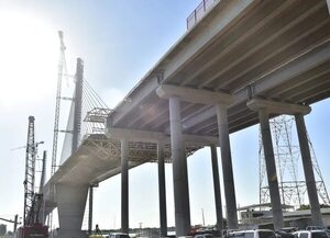 MOPC prepara otra adenda para seguir inflando el precio del puente a Chaco’i - Economía - ABC Color