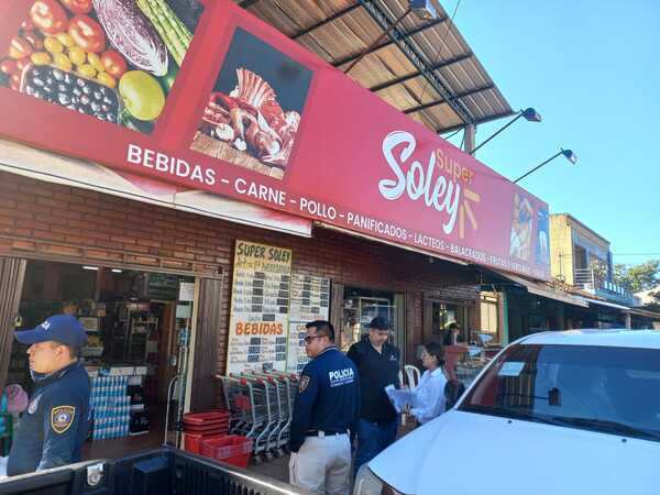 Policía Nacional incauta mercaderías ilegales en allanamientos en Gral. Artigas y Cnel. Bogado