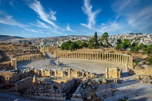 Celebrando la rica cultura de Jordania en su 77潞 aniversario de independencia - Revista PLUS