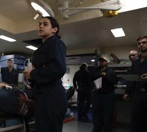 Médica paraguaya surca los mares en un barco de guerra de Estados Unidos  - Gente - ABC Color