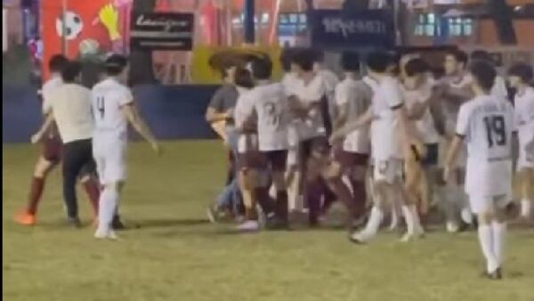 ¡Solo era un partido! Adulto agrede a alumno en intercolegial de Asunción