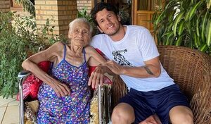 Nelson Haedo celebró los 99 años de su abuelita Dora - Gente - ABC Color