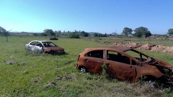 Víctimas de incendio de sus vehículos en estadio municipal de Carapeguá quieren cobrar indemnización - Nacionales - ABC Color