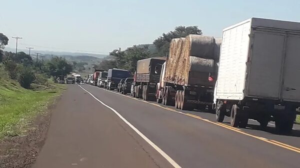 Calvario sobre la PY03: payistas reinician cierre de ruta en Canindeyú - Política - ABC Color