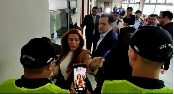 Marly Figueredo y la abogada "escrachera" Aidé Vera se gritan de todo en tribunales