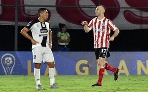 Versus / Sudamericana: Tacuary no aguantó y fue goleado por Estudiantes de la Plata