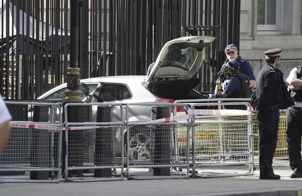 Un hombre chocó contra la sede del gobierno británico en Downing Street y fue arrestado - Megacadena — Últimas Noticias de Paraguay