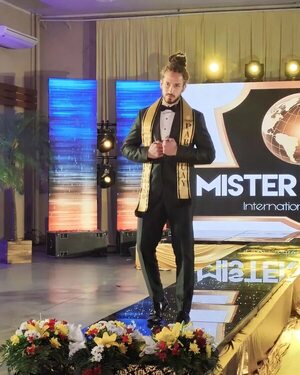El modelo y bailarín paraguayo Félix Gamarra falleció en España - Gente - ABC Color