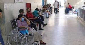La Nación / Pacientes renales esperan cirugía desde hace seis meses en el IPS
