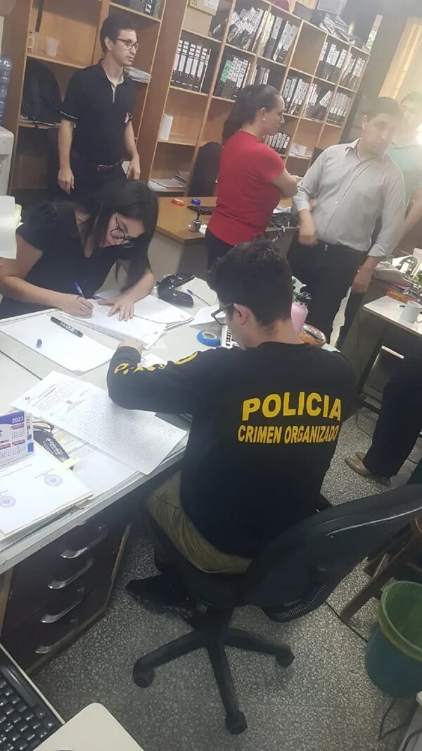 Funcionarios fantasmas: Allanan sede de la Facultad de Arquitectura de la UNA