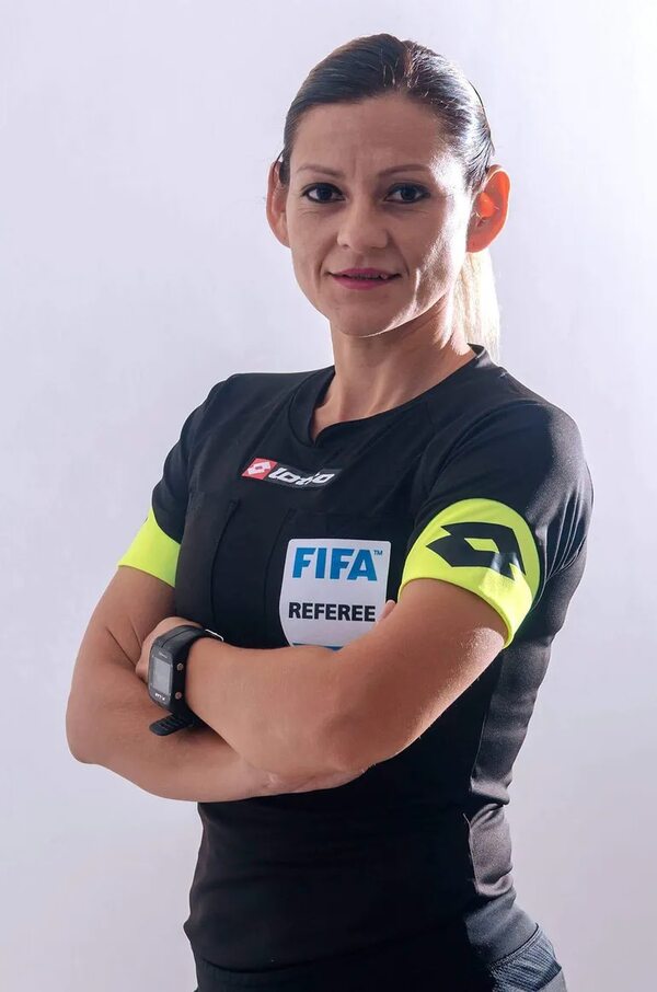 Arbitraje: estreno de Zulma Quiñónez en Primera - Fútbol - ABC Color