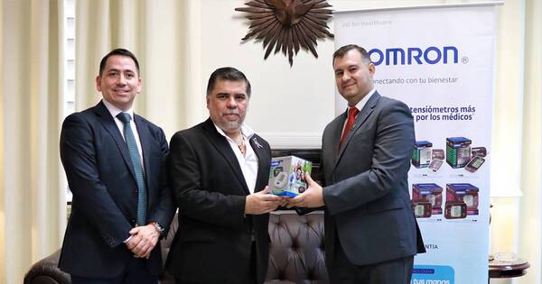 La Nación / Donan tensiómetros digitales a Salud