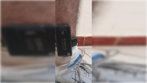 Procesado en rapailandia llegó al país con ¡tobillera electrónica y todo!