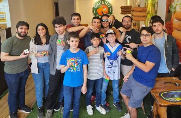 Se realizó el torneo de Cubos Rubik en Lambaré | Lambaré Informativo