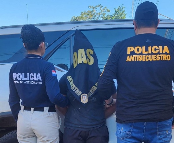 Aprehenden a joven que “conquistó” a un hombre para extorsionarlo | 1000 Noticias