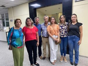 Caso María Sol Chávez: familia exige justicia para joven que murió por supuesta negligencia de odontóloga - Nacionales - ABC Color
