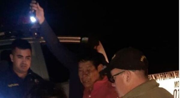 Hombre quemó su vivienda con su pareja adentro