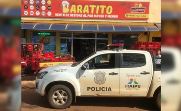 Motochorros encapuchados asaltan “Baratito”, en Hernandarias