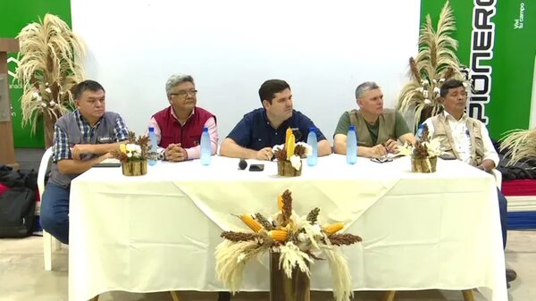 Titular del Senacsa: “Vamos a tener que aprender a convivir con focos de gripe aviar” - Nacionales - ABC Color