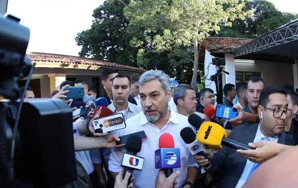 AUDIO: Mario Abdo responde a equipo de transición de Santiago Peña: “De balde se ponen histéricos” - Periodísticamente - ABC Color
