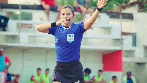 Zulma Quiñónez, contenta y emocionada por poder arbitrar un partido en Primera