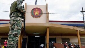 Liberan a condenado por violación en Tacumbú y luego piden su captura