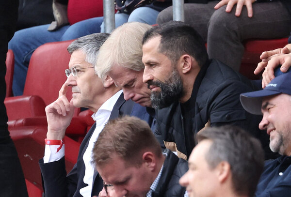 Versus / ¡Increíble! Luego de ser campeón, Bayern destituye a Kahn y Salihamidzic como directores
