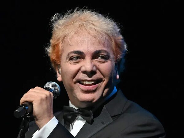 Cristian Castro ofrece un nostálgico y entretenido reencuentro en la Conmebol - Música - ABC Color