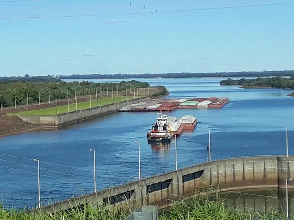 En abril cruzaron 41.273 toneladas de productos paraguayos a través de esclusa de Yacyretá - Nacionales - ABC Color