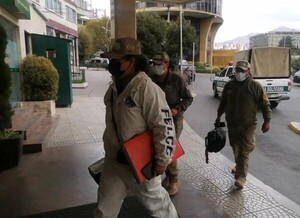 Hallan muerto a embajador paraguayo en un hotel de Bolivia - trece