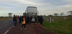 Versus / Hinchas de Guaraní quedaron varados en Argentina y piden ayuda