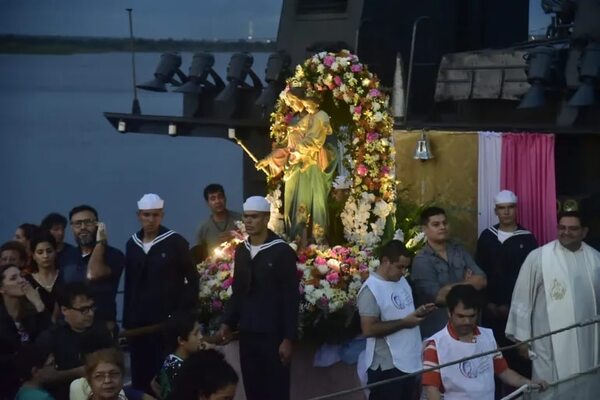 María Auxiliadora surcó el río Paraguay en tradicional procesión náutica - Nacionales - ABC Color