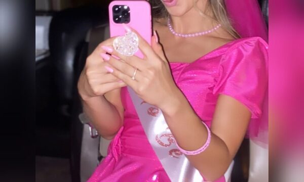 (VIDEO)Al estilo de Barbie, Jessica Torres celebró su cuarta despedida de soltera