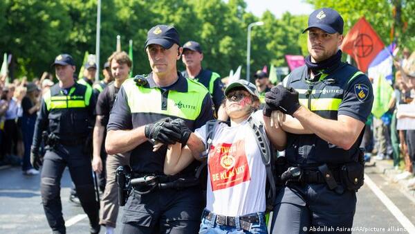 Más de 1.500 detenidos en acción ecologista en Países Bajos