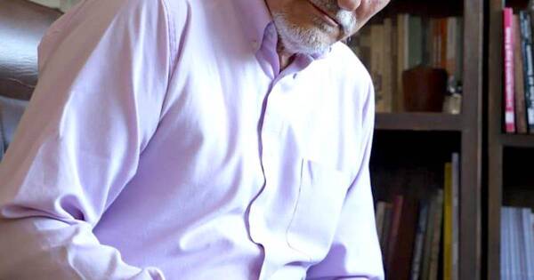 La Nación / “Escribir poesía sirve, como el amor, para no morir”