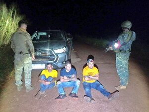 Detienen a tres hombres que transportaban drogas y armas en Amambay - Unicanal