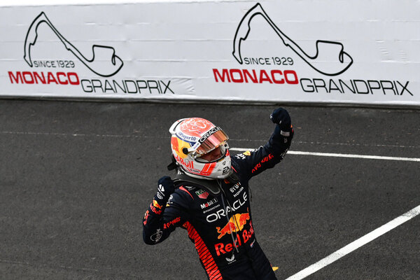 Versus / Max Verstappen, dominador total en Mónaco